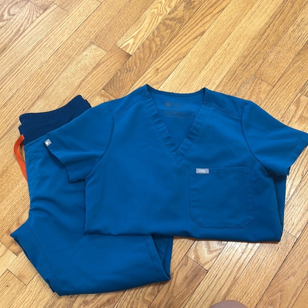 Limited Edition Figs Women Alps Blue Scrub Set